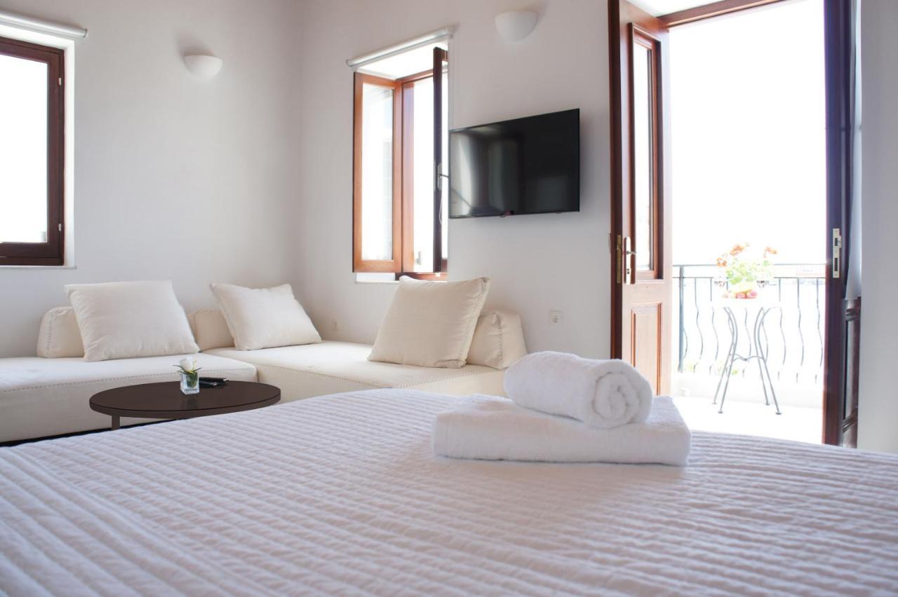 Aegean View Villas Chalki Town ภายนอก รูปภาพ